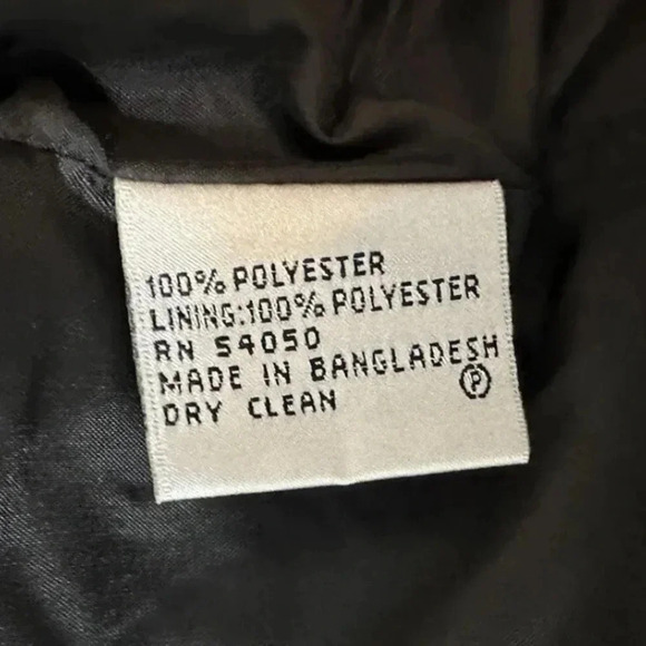 Le suit Women’s black lined blazer 3 button pleated Jacket Career Sz 2 Petite - Picture 7 of 7